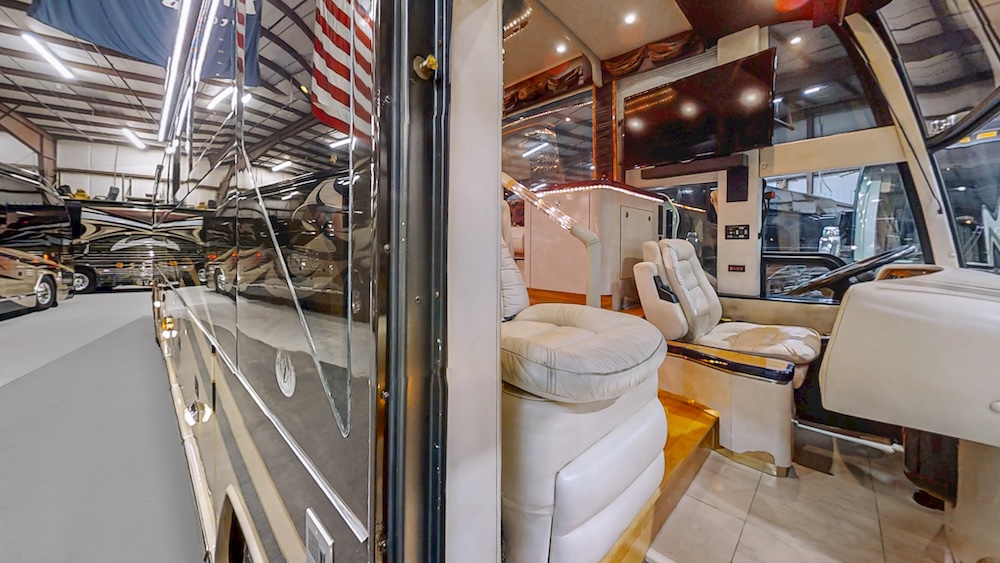 2000 Prevost Featherlite H3-45 For Sale