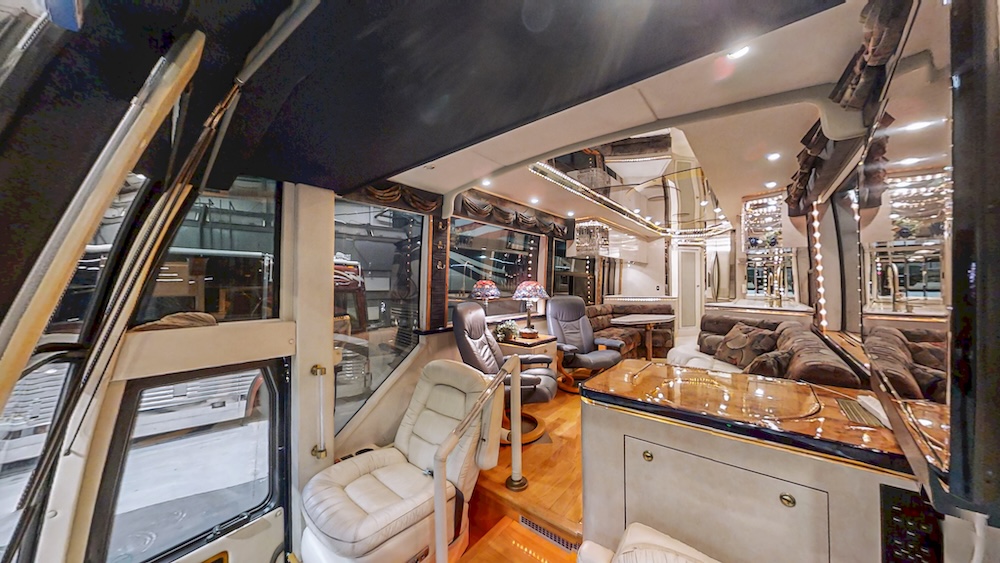 2000 Prevost Featherlite H3-45 For Sale