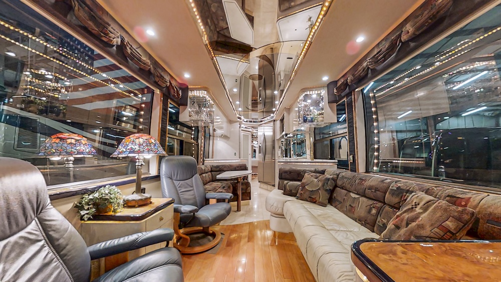 2000 Prevost Featherlite H3-45 For Sale