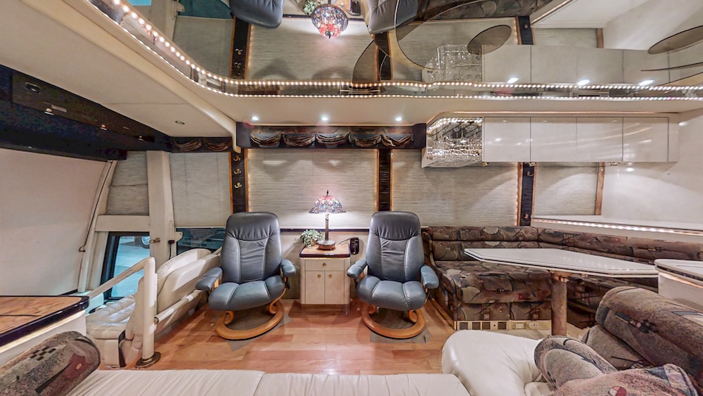 2000 Prevost Featherlite H3-45 For Sale