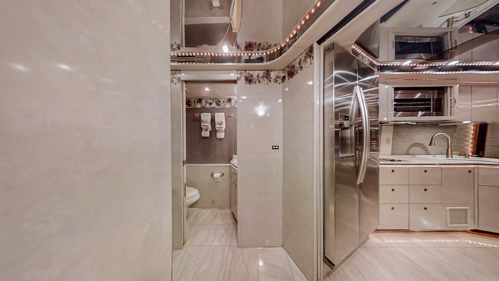 2000 Prevost Featherlite H3-45 For Sale