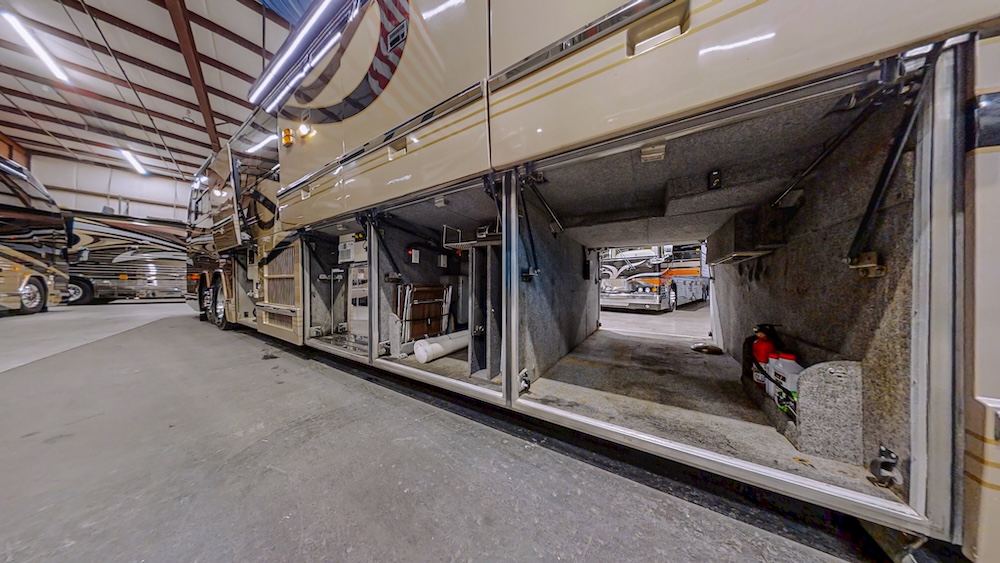 2000 Prevost Featherlite H3-45 For Sale