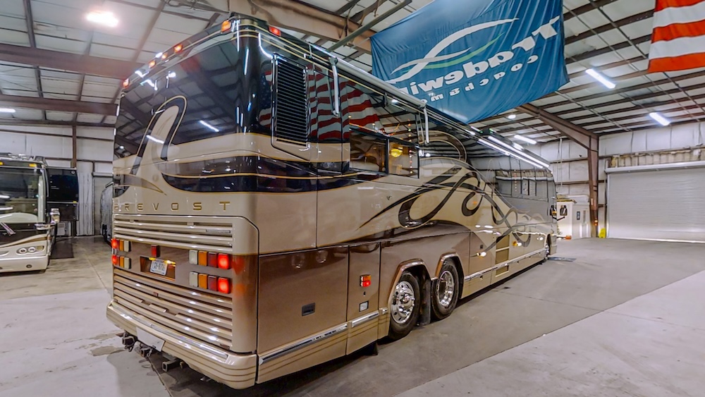 2000 Prevost Featherlite H3-45 For Sale