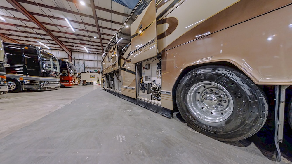2000 Prevost Featherlite H3-45 For Sale
