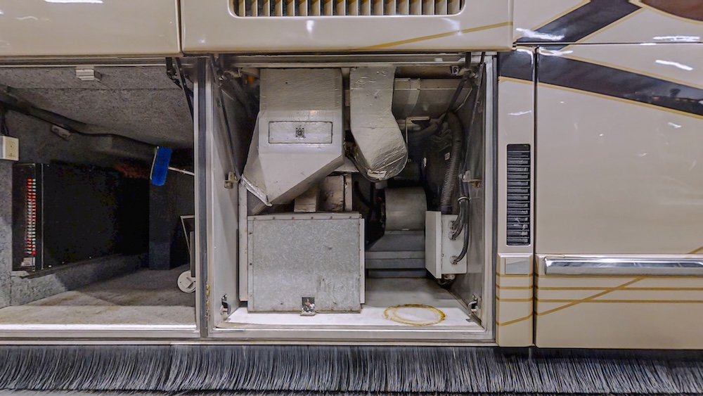 2000 Prevost Featherlite H3-45 For Sale