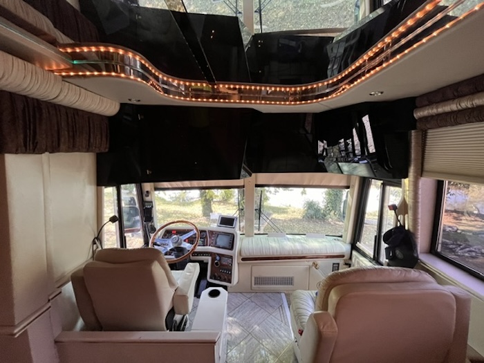 2000 Prevost Featherlite XL For Sale