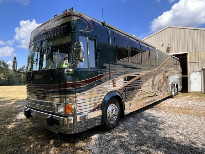 2000 Prevost Featherlite XL For Sale