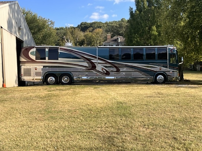 2000 Prevost Featherlite XL For Sale