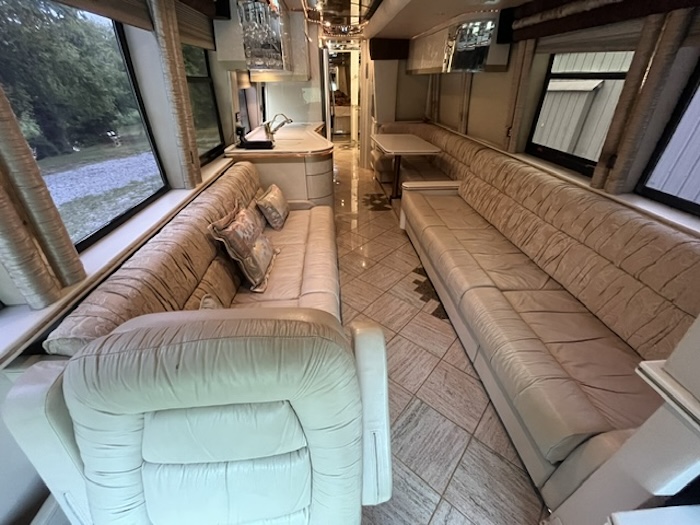 2000 Prevost Featherlite XL For Sale