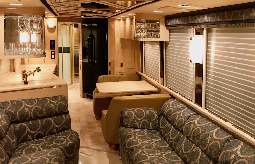 2000 Prevost Marathon XL For Sale