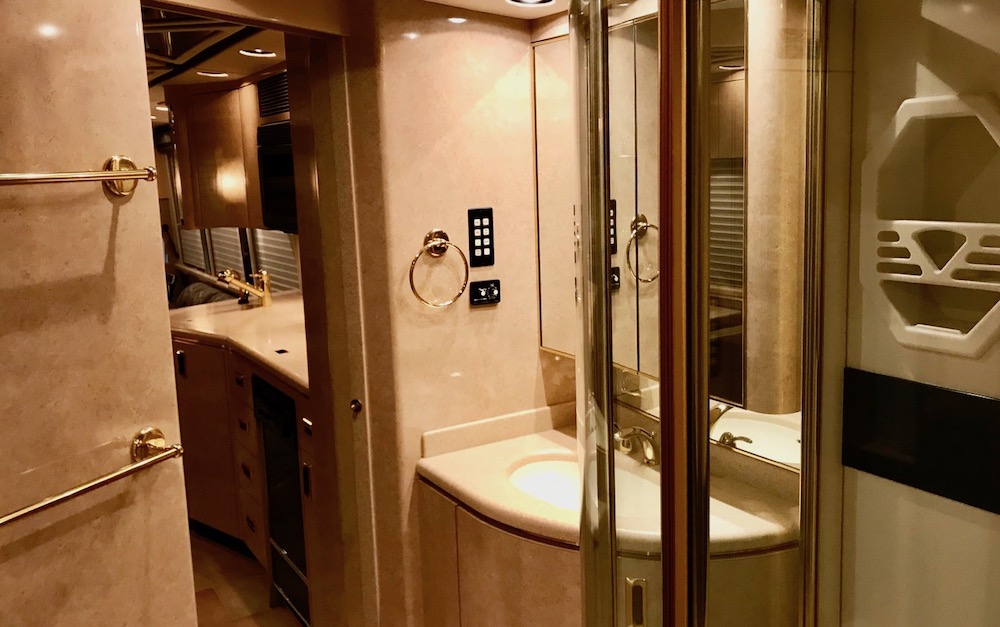 2000 Prevost Marathon XL For Sale