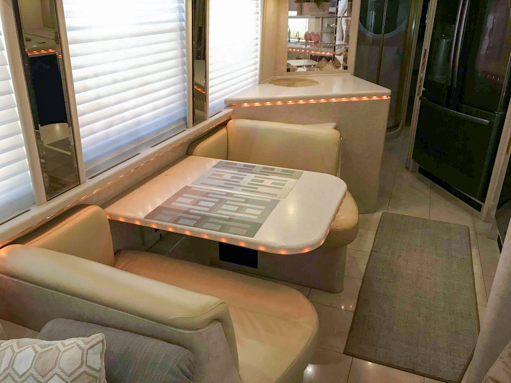 2000 Prevost Marathon XL For Sale