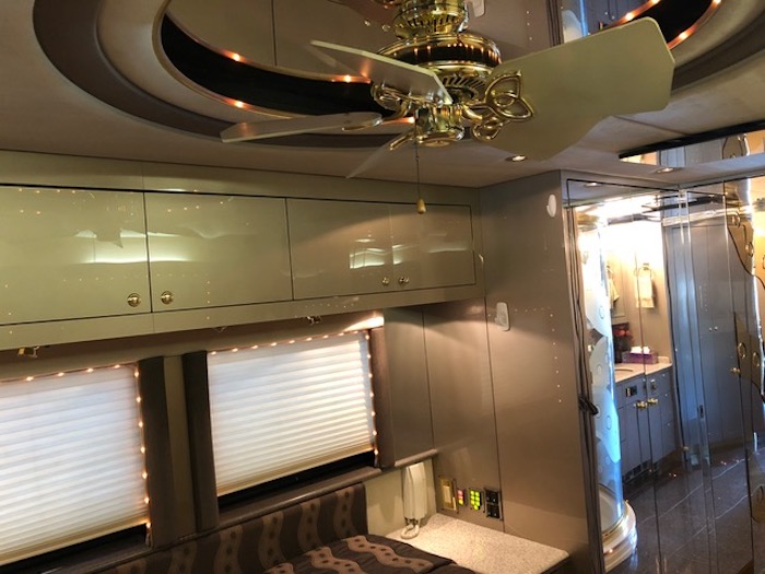 2000 Prevost Vantare XL For Sale