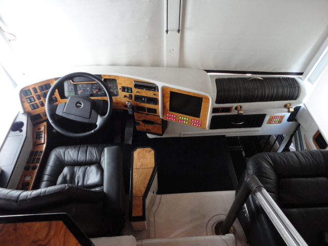 2001 Prevost Featherlite H3-45