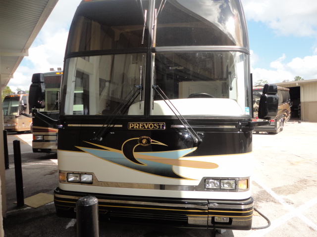 2001 Prevost Featherlite H3-45