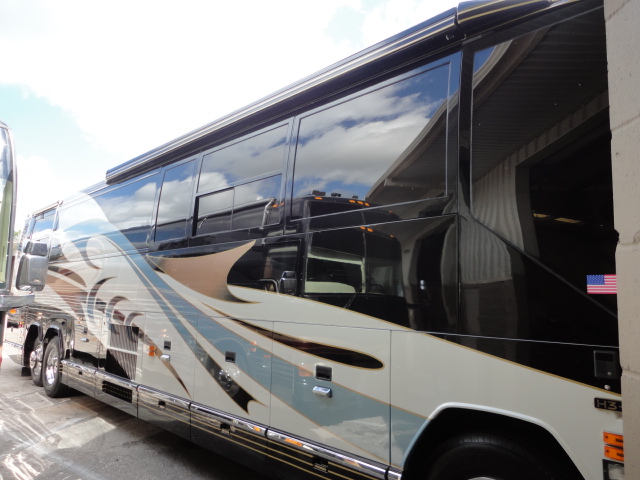 2001 Prevost Featherlite H3-45