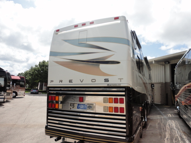 2001 Prevost Featherlite H3-45