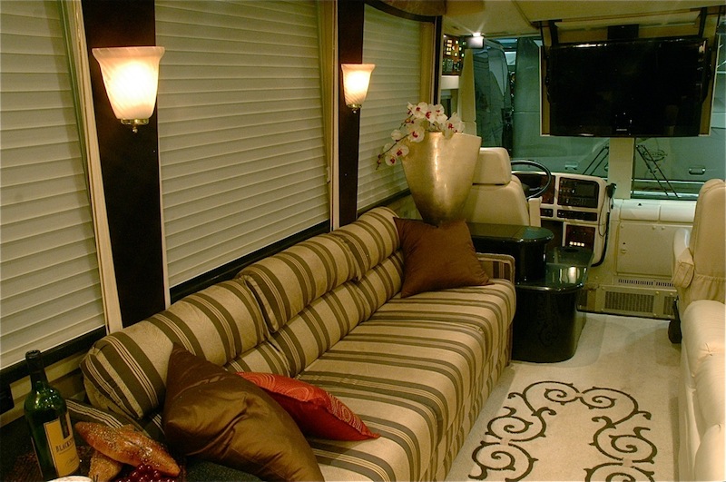 2001 Prevost Country Coach XLII