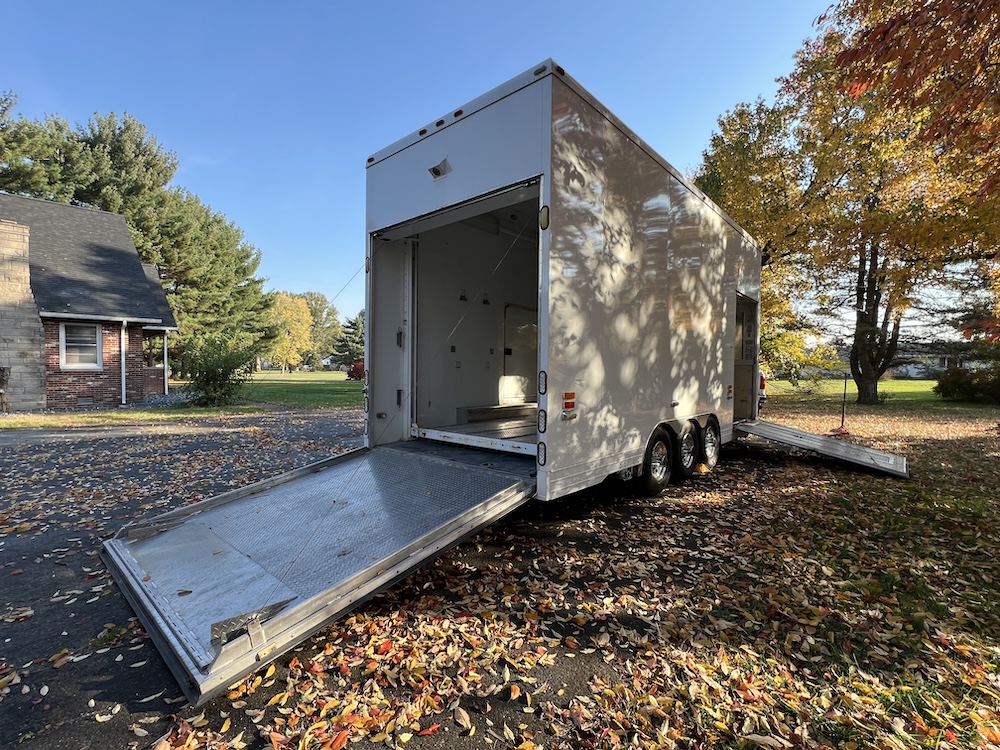 2001 Featherlite Trailer For Sale