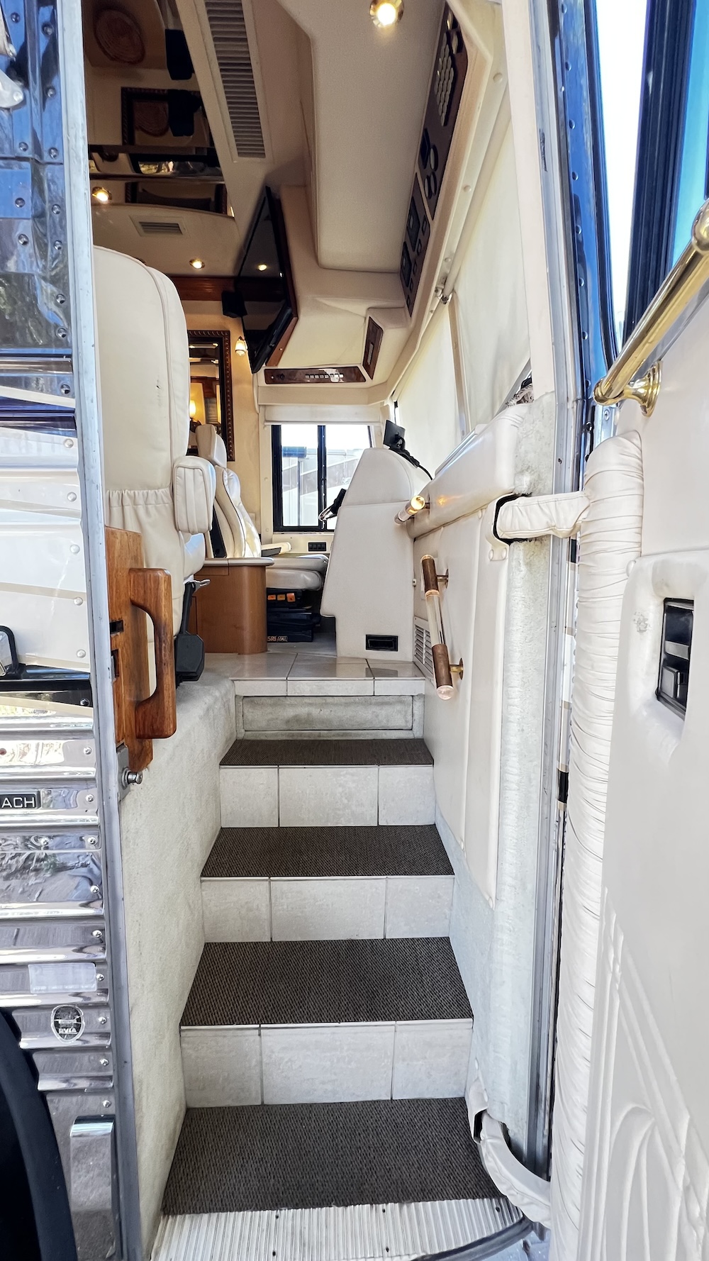 2001 Prevost Country Coach For Sale