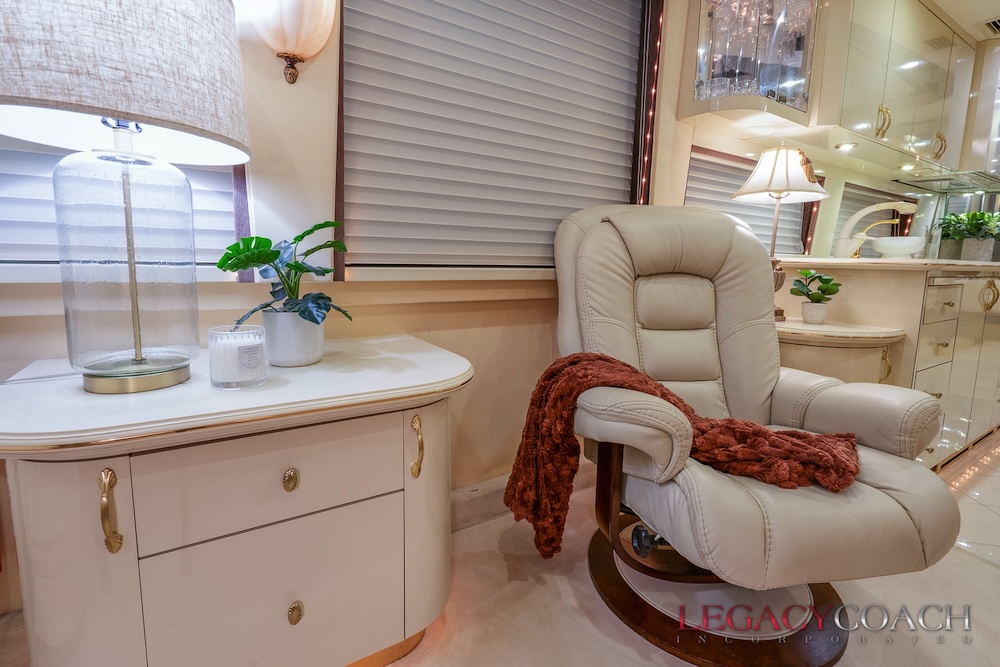 2001 Prevost Country Coach XLII For Sale