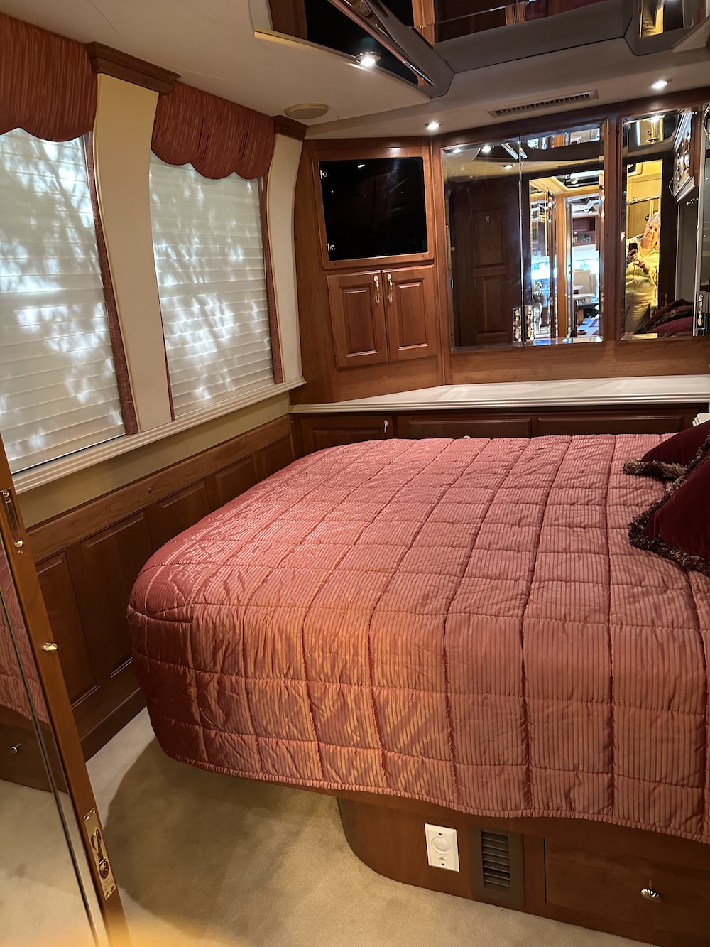 2001 Prevost Country Coach XLII For Sale