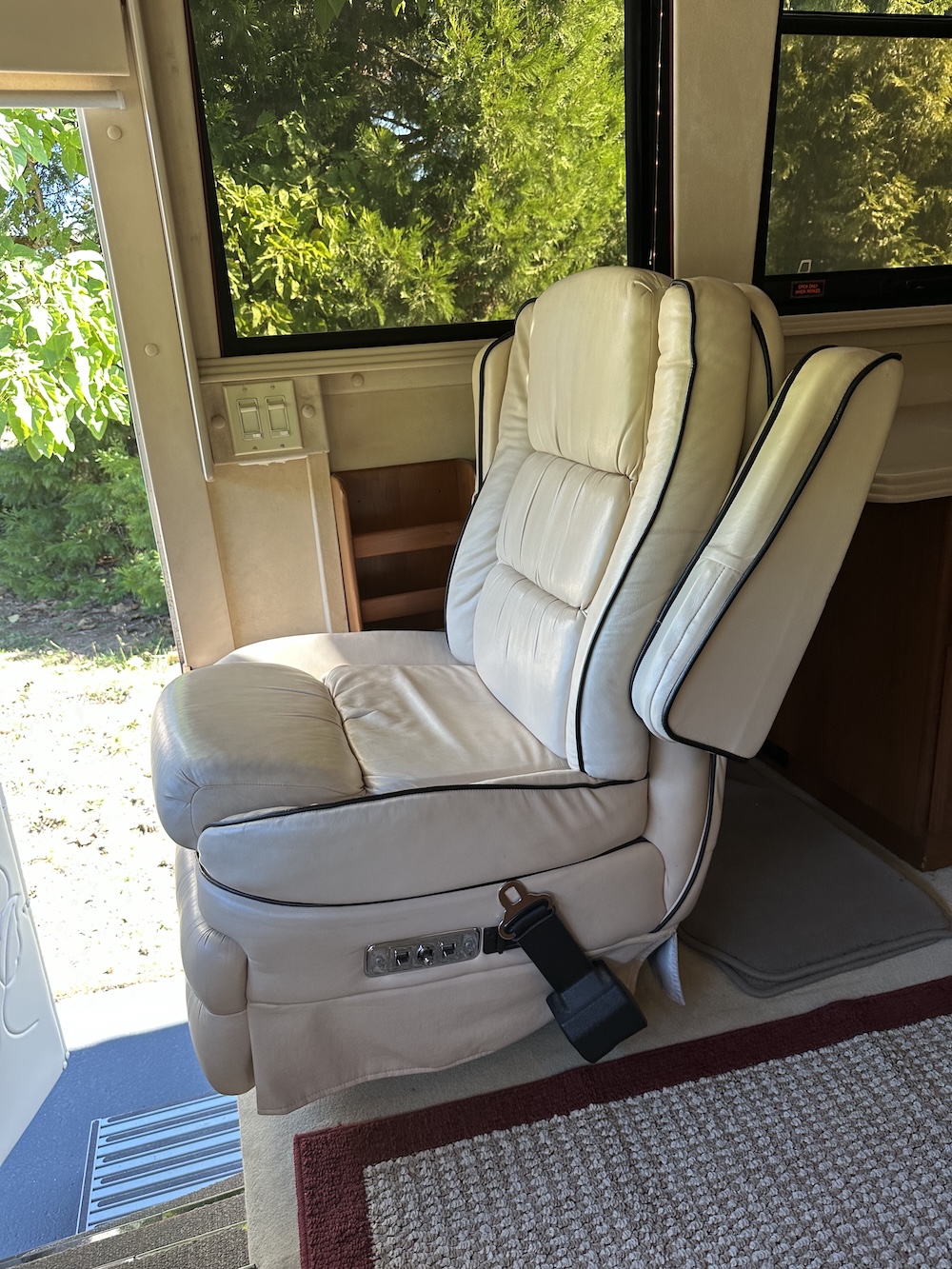 2001 Prevost Country Coach XLII For Sale
