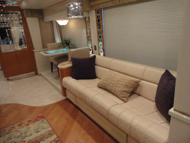 2001 Prevost Featherlite For Sale