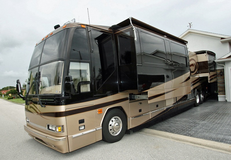 2001 Prevost Featherlite H3-45 For Sale