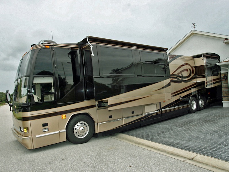 2001 Prevost Featherlite H3-45 For Sale