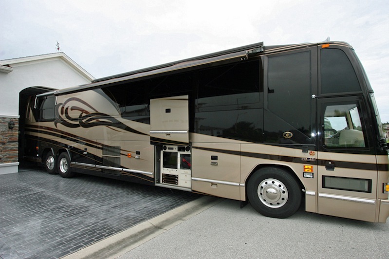 2001 Prevost Featherlite H3-45 For Sale