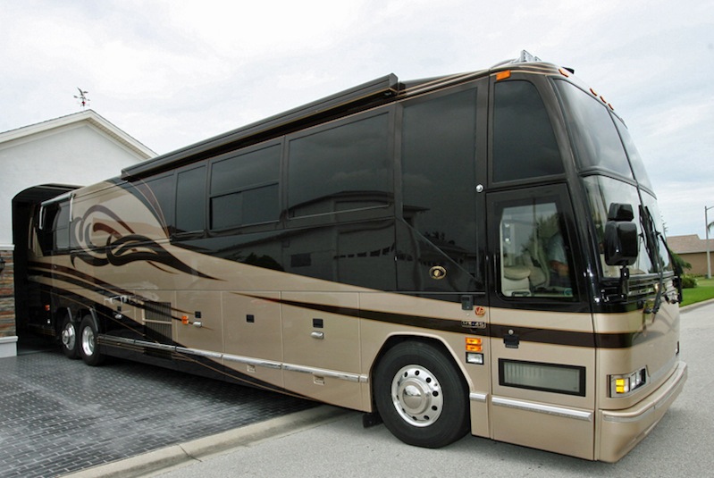 2001 Prevost Featherlite H3-45 For Sale