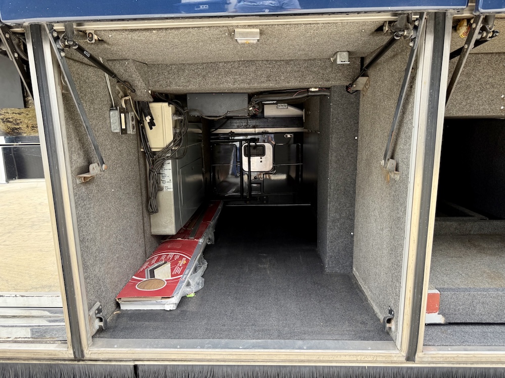 2002 Prevost Featherlite  H3-45 For Sale