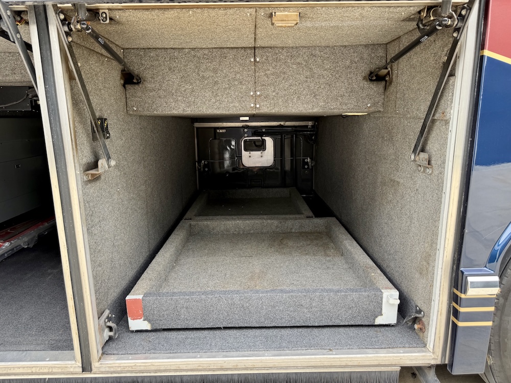 2002 Prevost Featherlite  H3-45 For Sale