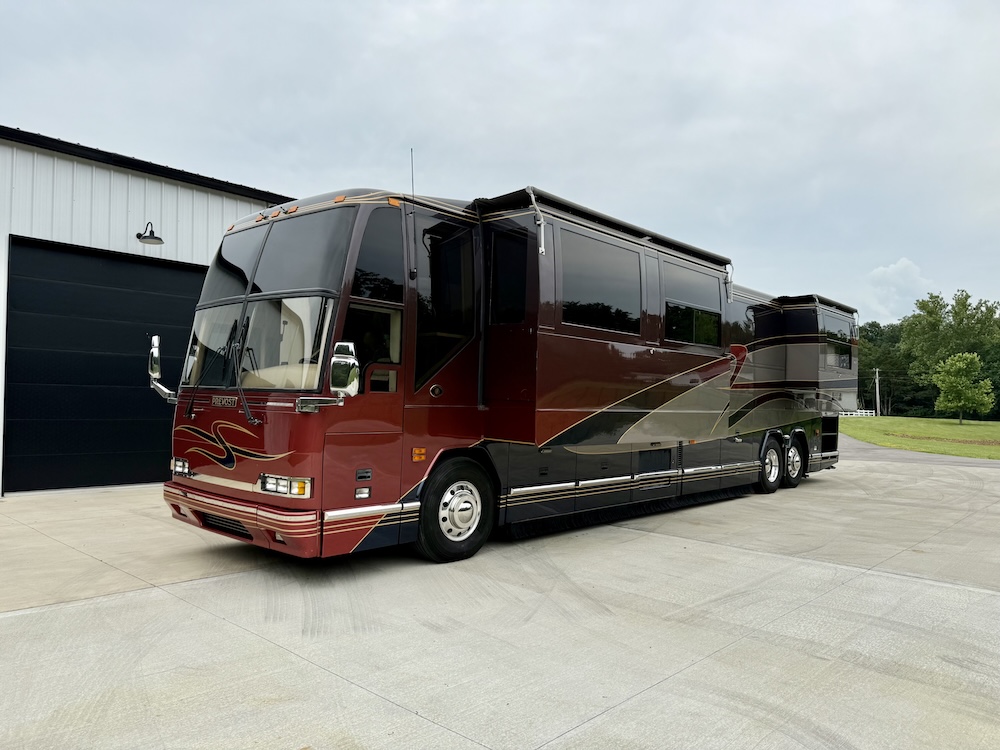 2002 Prevost Featherlite  H3-45 For Sale