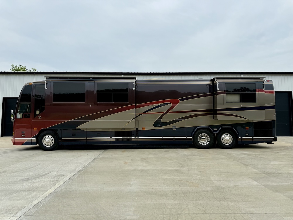 2002 Prevost Featherlite  H3-45 For Sale