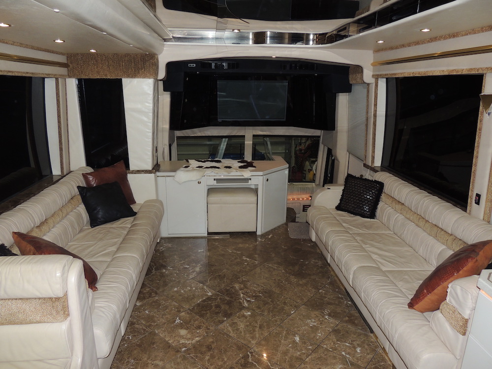 2001 Prevost Featherlite H3-45 For Sale