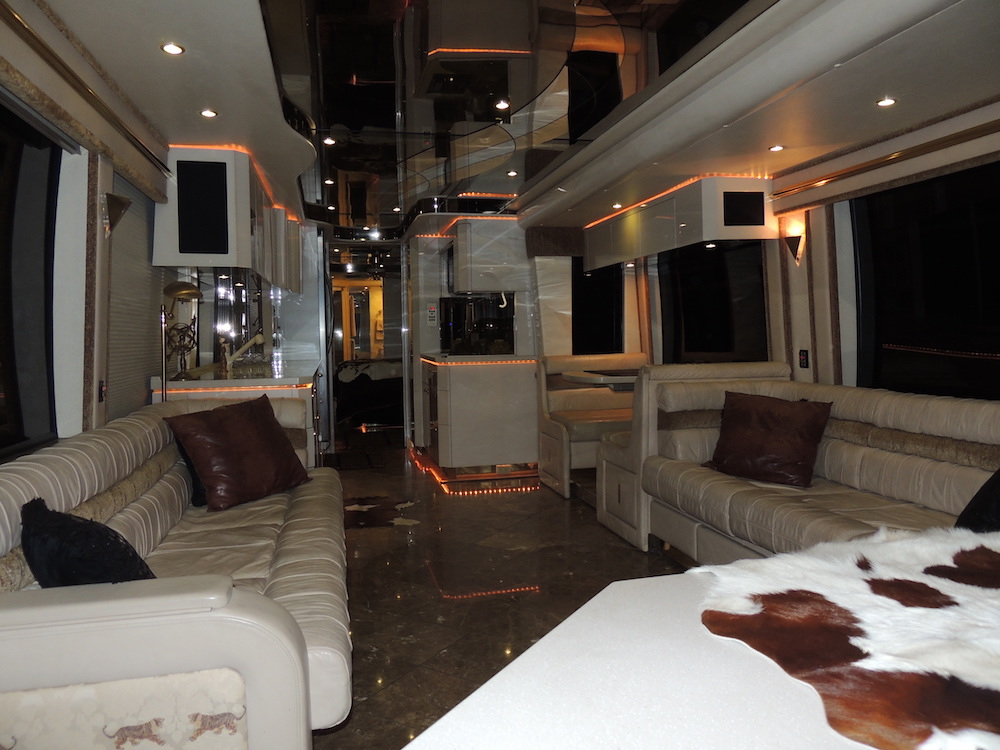 2001 Prevost Featherlite H3-45 For Sale