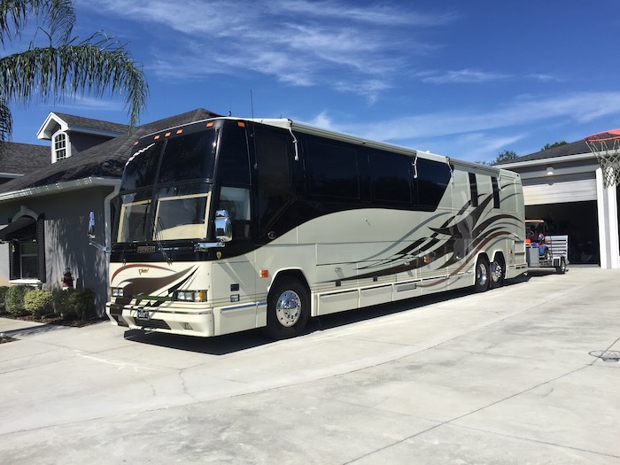 2001 Prevost Featherlite H3-45 For Sale