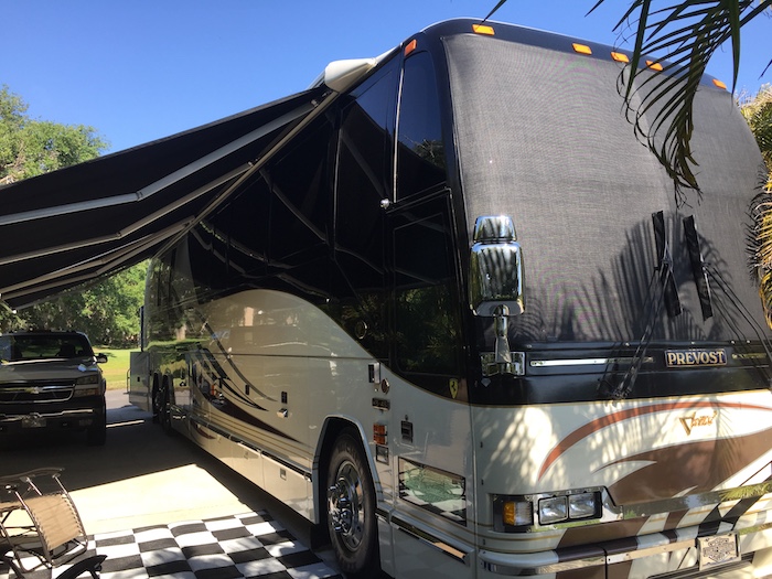 2001 Prevost Featherlite H3-45 For Sale