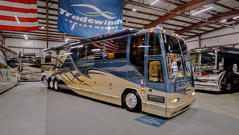 2001 Prevost Featherlite H3-45 For Sale