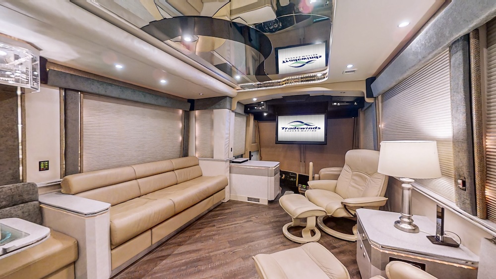 2001 Prevost Featherlite H3-45 For Sale