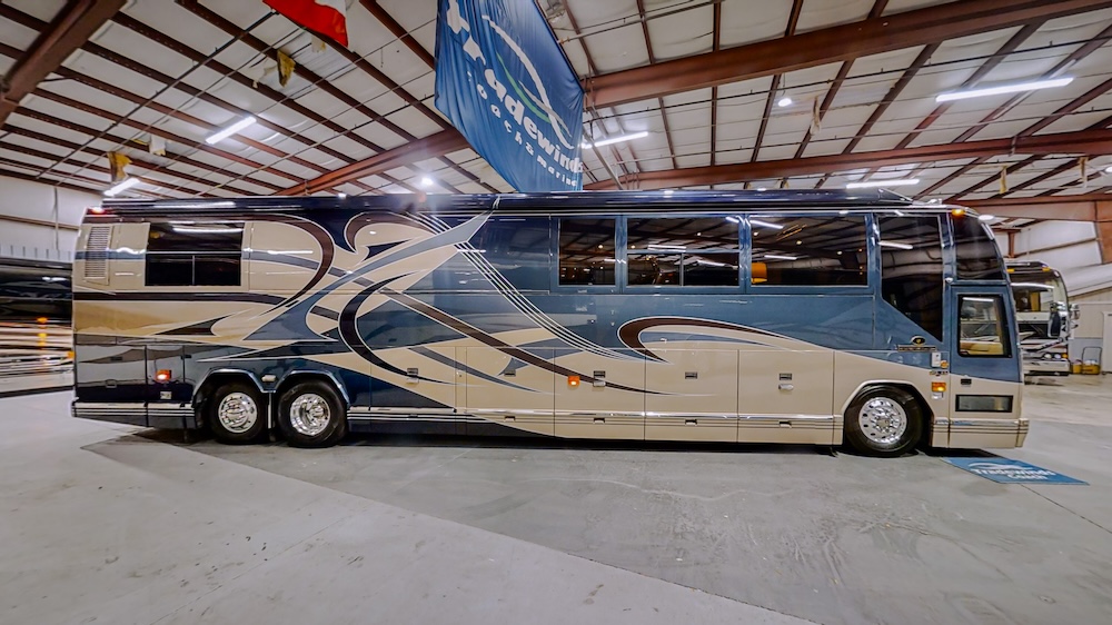 2001 Prevost Featherlite H3-45 For Sale