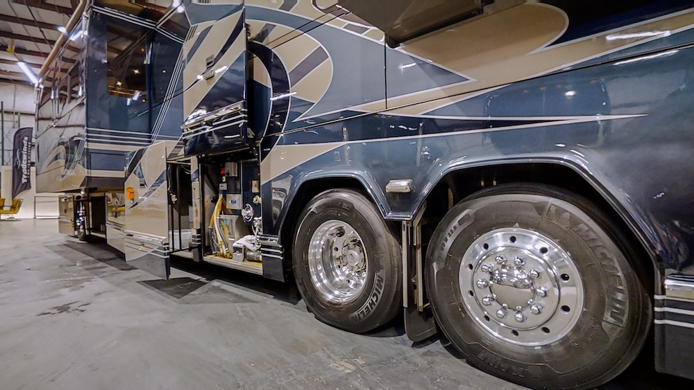 2001 Prevost Featherlite H3-45 For Sale