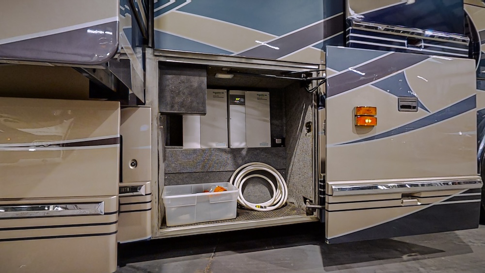 2001 Prevost Featherlite H3-45 For Sale