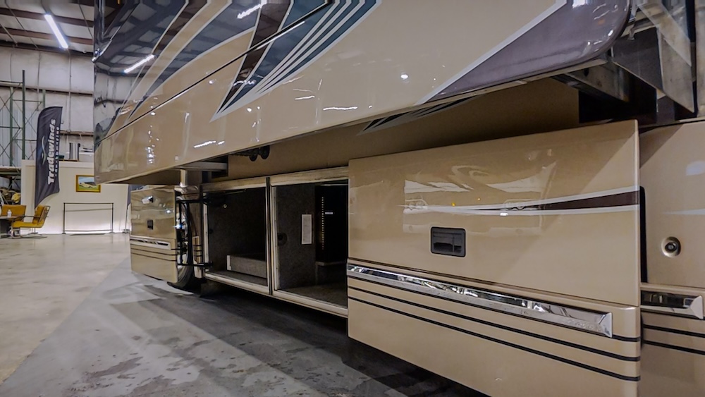 2001 Prevost Featherlite H3-45 For Sale