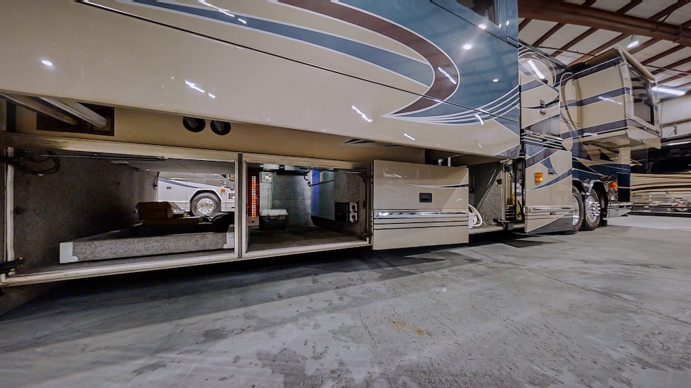 2001 Prevost Featherlite H3-45 For Sale