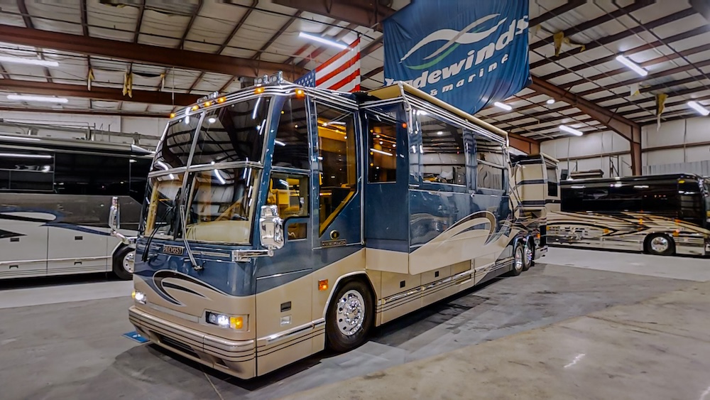 2001 Prevost Featherlite H3-45 For Sale