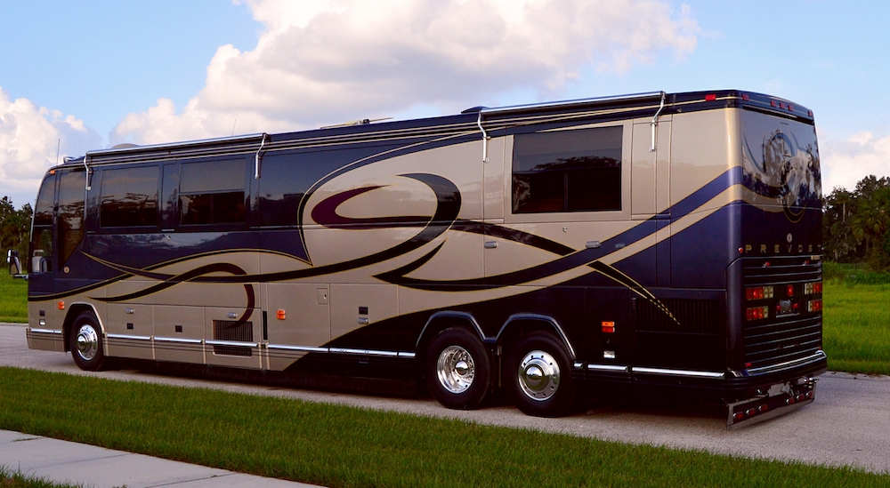 2001 Prevost Featherlite H3-45 For Sale