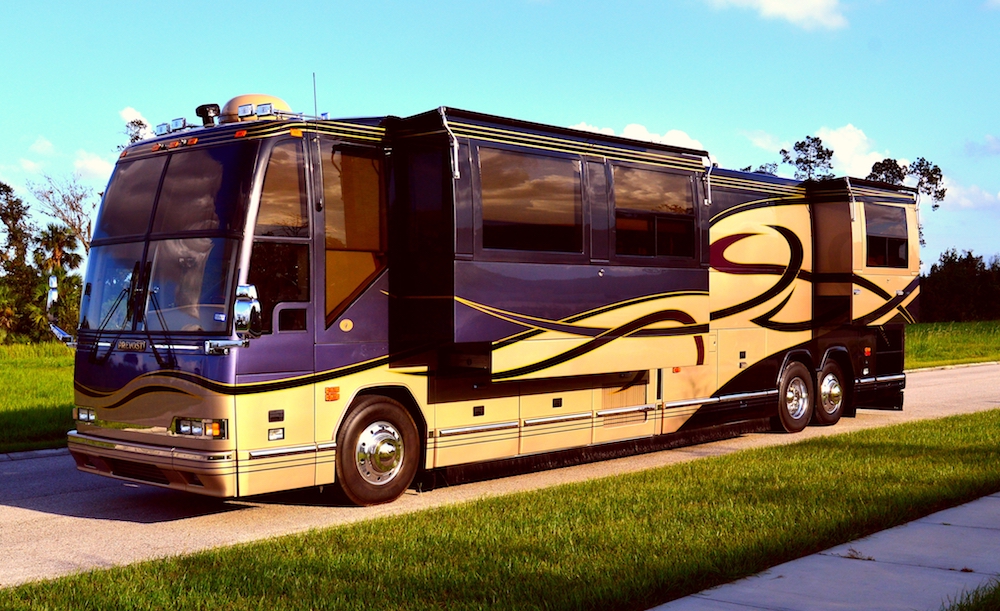 2001 Prevost Featherlite H3-45 For Sale